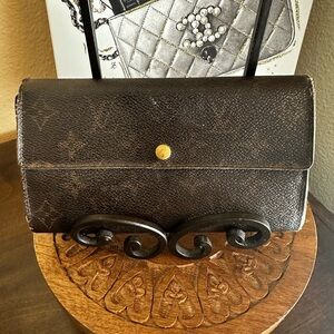 Louis Vuitton Monogram Leather Wallet Rehab